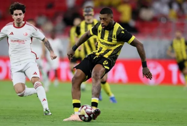 开云APP-金彭贝：曾有机会去切尔西；孩子问我为何不去踢球让我心碎